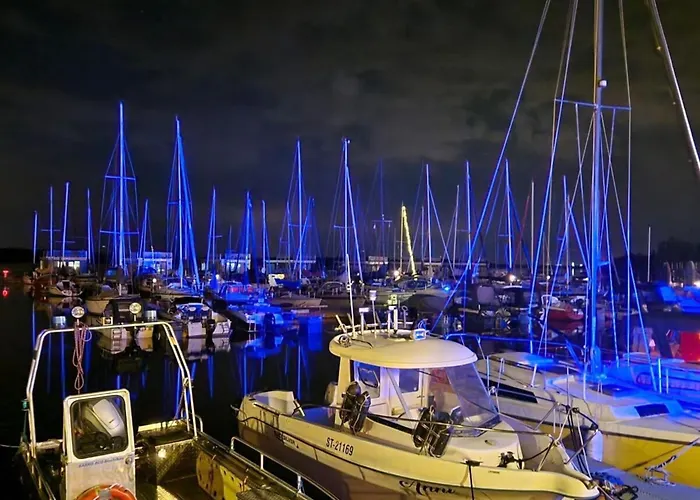 House In With 1 Bedroom *